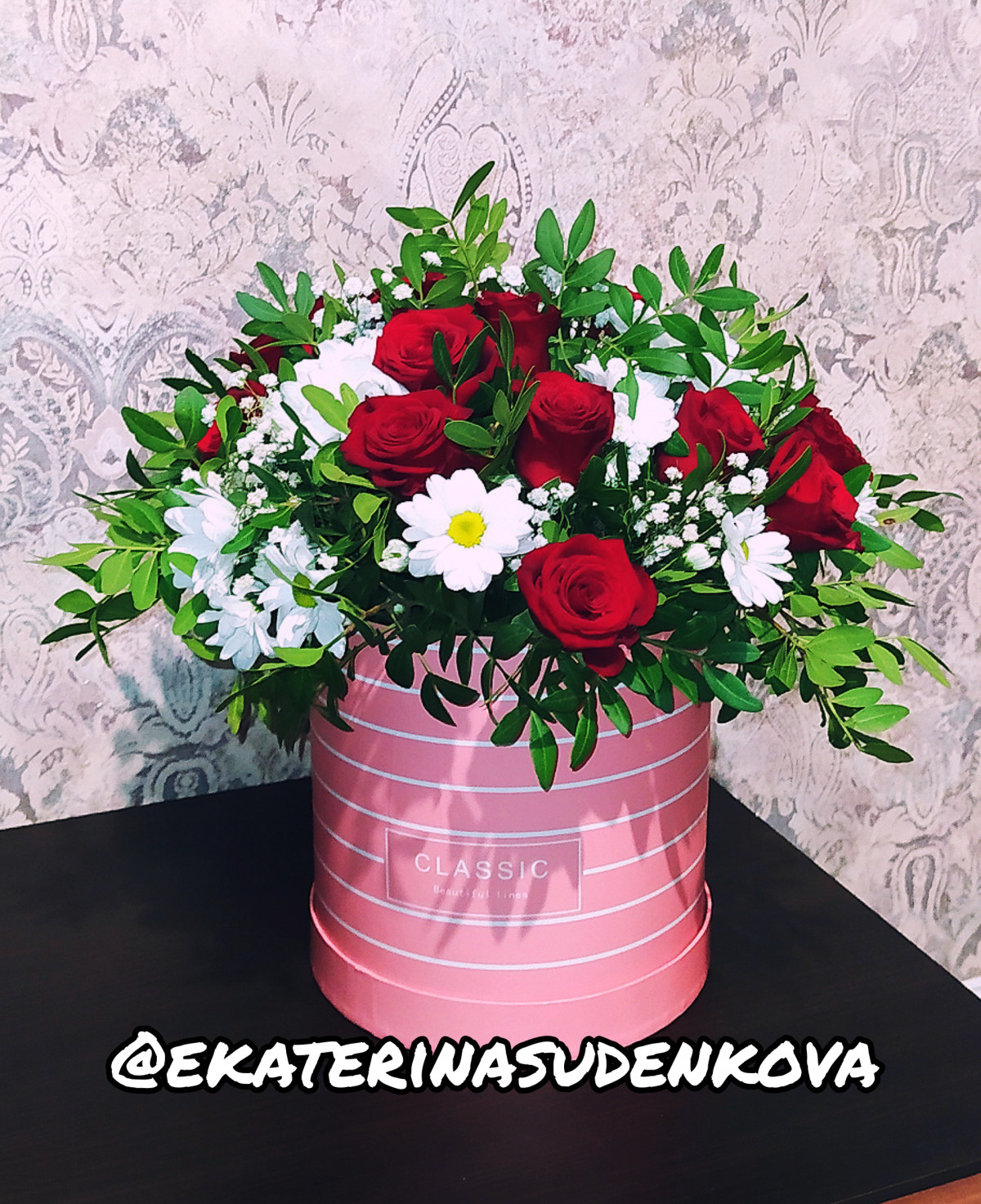 Композиция из живых цветов