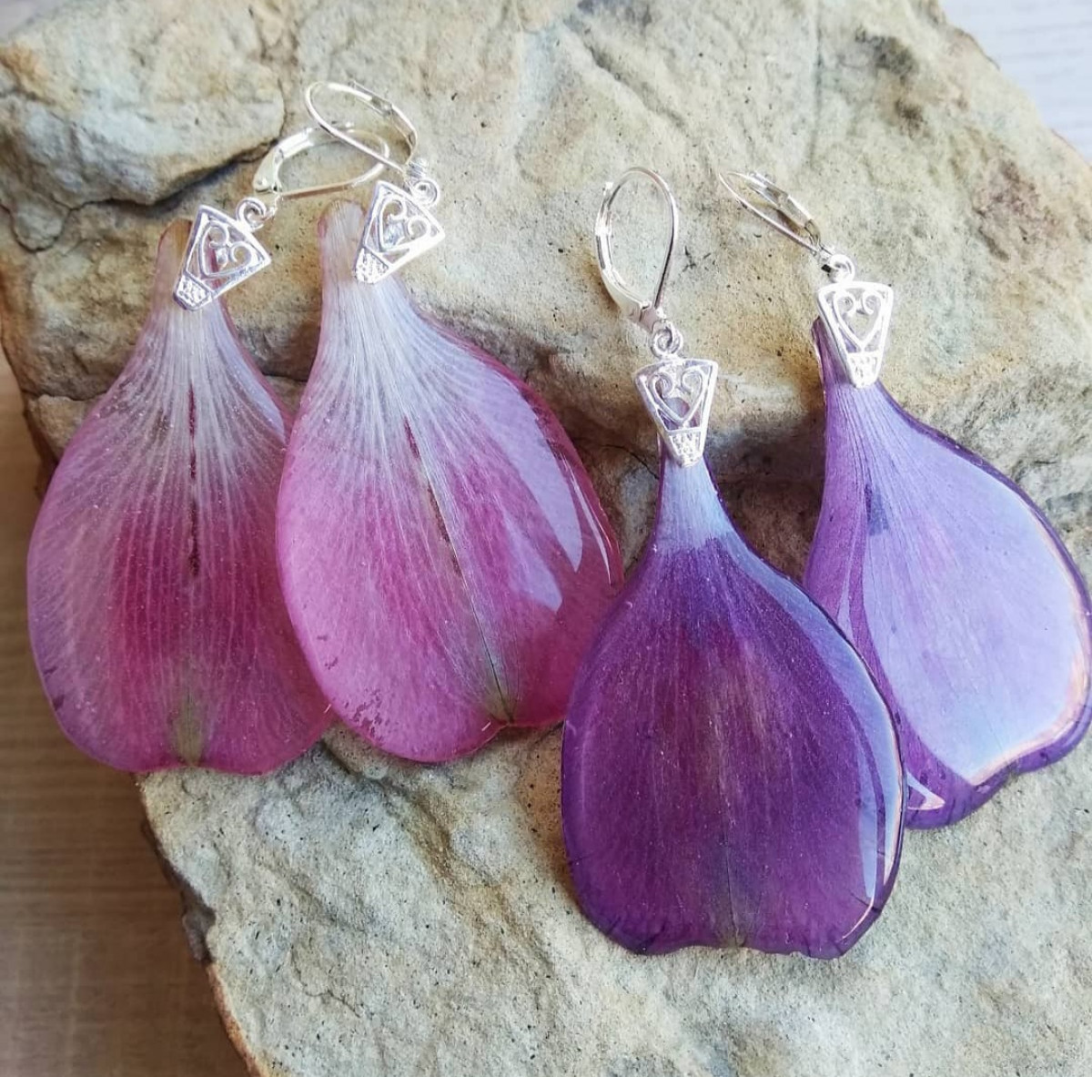 Серьги из лепестков цветов