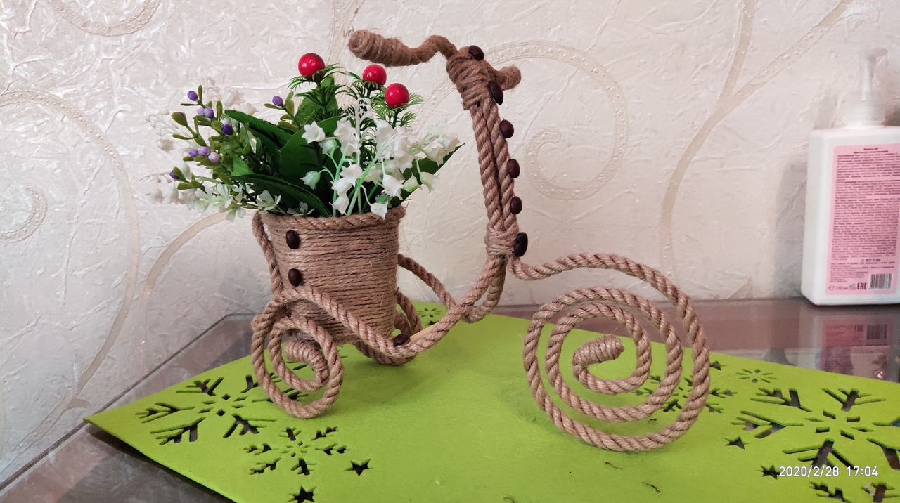Велосипед из веревки и проволоки