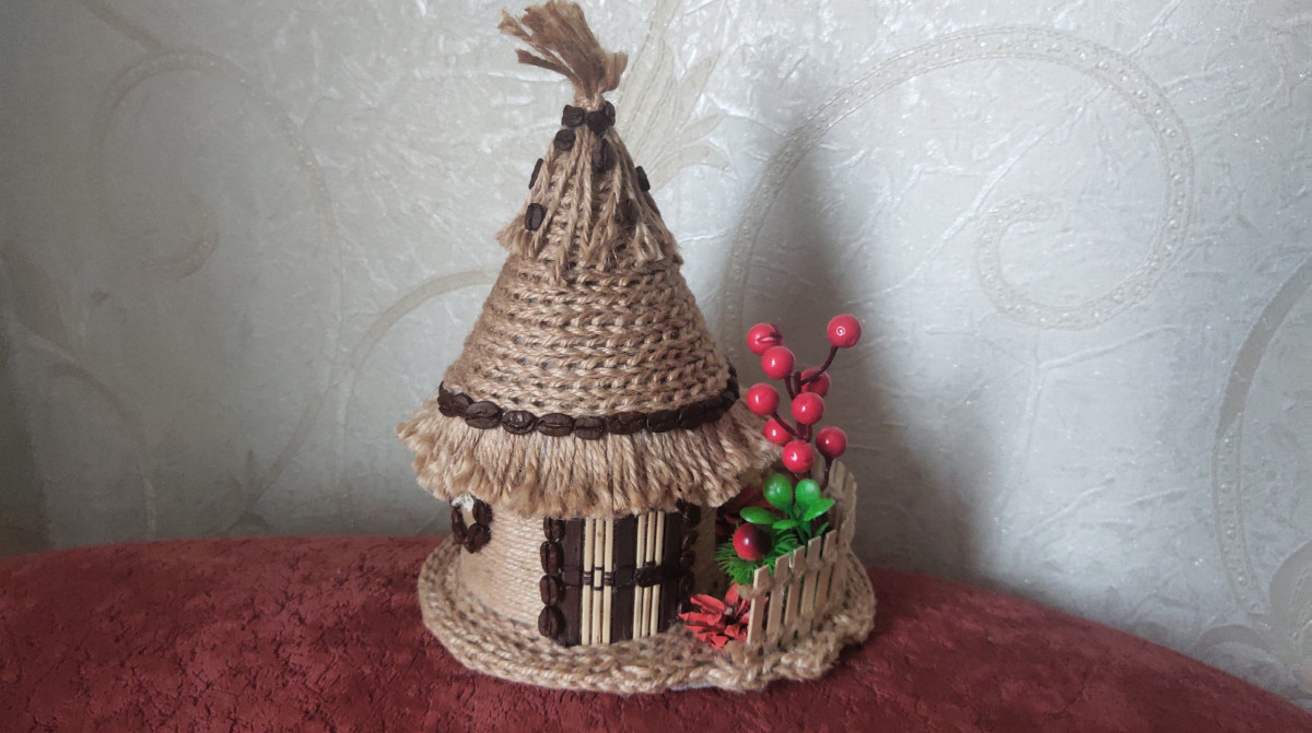 Шкатулка домик гномика из джута